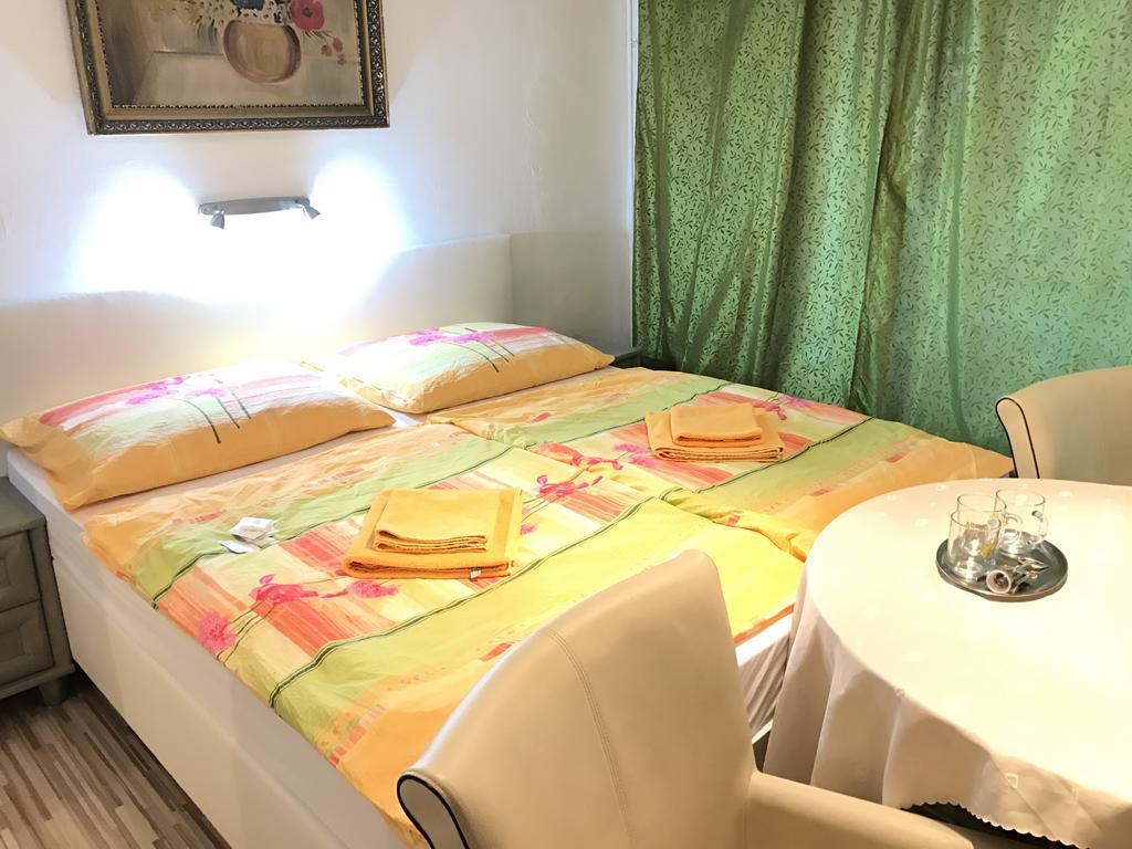 绿洲小旅馆 特尔纳瓦 外观 照片